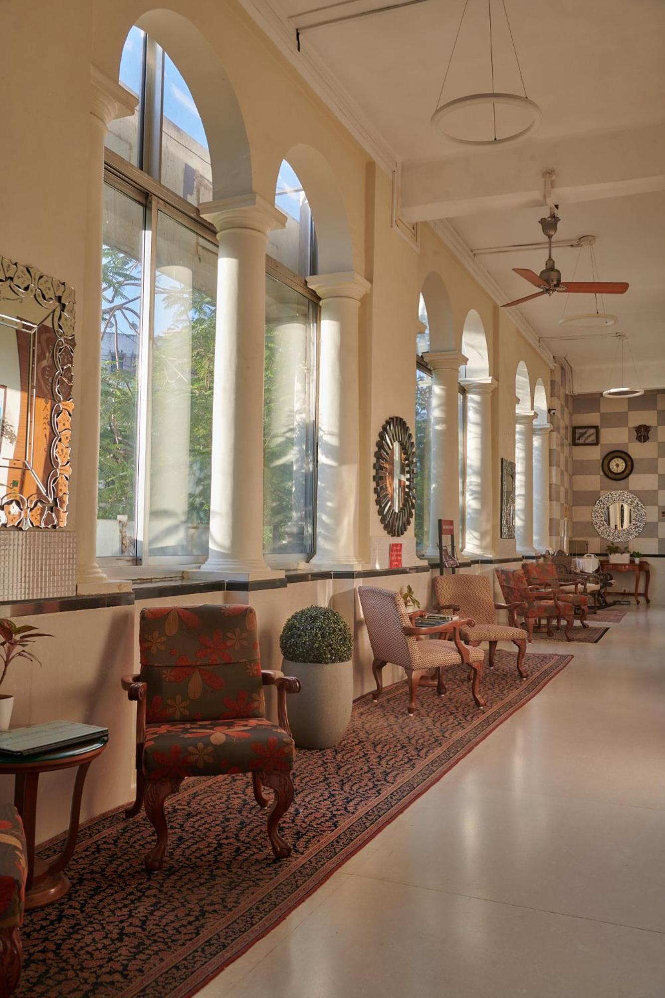 Elphinstone Hotel มุมไบ ภายนอก รูปภาพ
